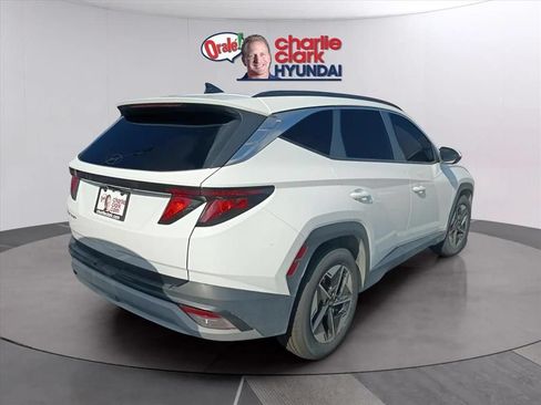 Used 2025 Hyundai Tucson SEL FWD image 3