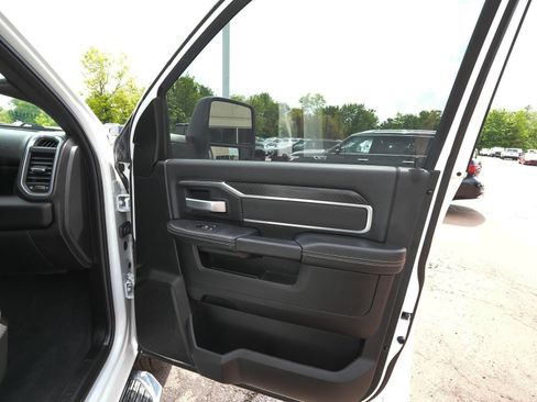 Used 2025 RAM 2500 Big Horn AWD/4WD image 12