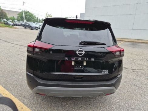 Used 2023 Nissan Rogue S AWD/4WD image 6