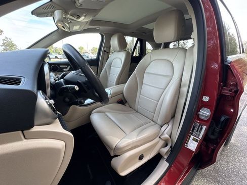 Used 2019 Mercedes-Benz GLC 300 image 13