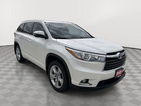 Used 2016 Toyota Highlander Limited image 17