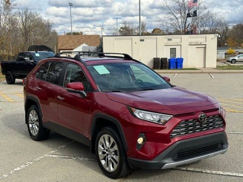 Used 2020 Toyota RAV4 Limited image 3