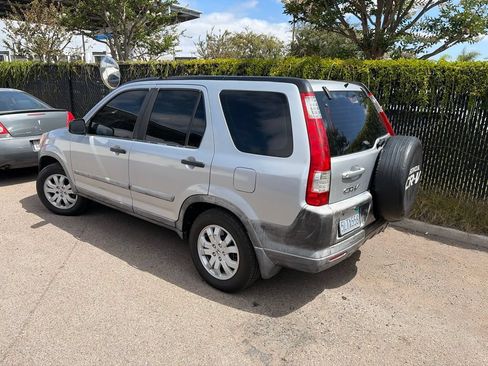 Used 2005 Honda CR-V LX image 16