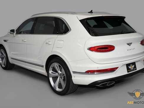Used 2023 Bentley Bentayga Plug-In Hybrid image 7