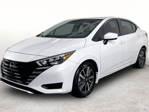 Used 2025 Nissan Versa SV w/ Trunk Package FWD image 14
