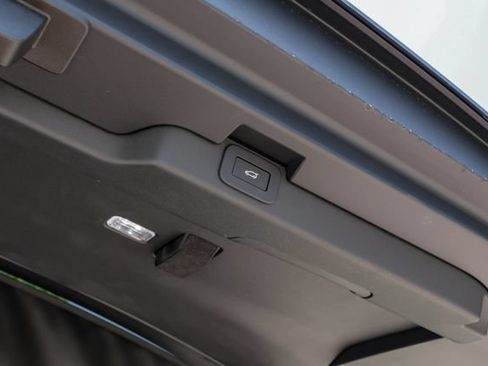 New 2026 Land Rover Discovery S AWD/4WD image 63