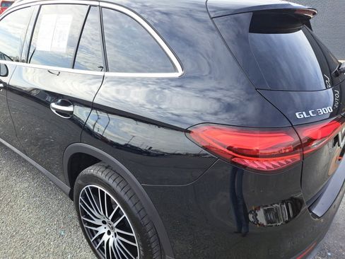 Used 2024 Mercedes-Benz GLC 300 image 23