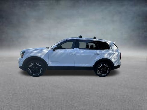 Used 2024 Kia Telluride S FWD image 4