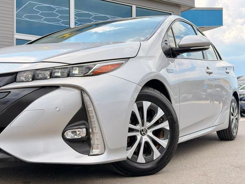 Used 2020 Toyota Prius Prime Limited FWD image 2