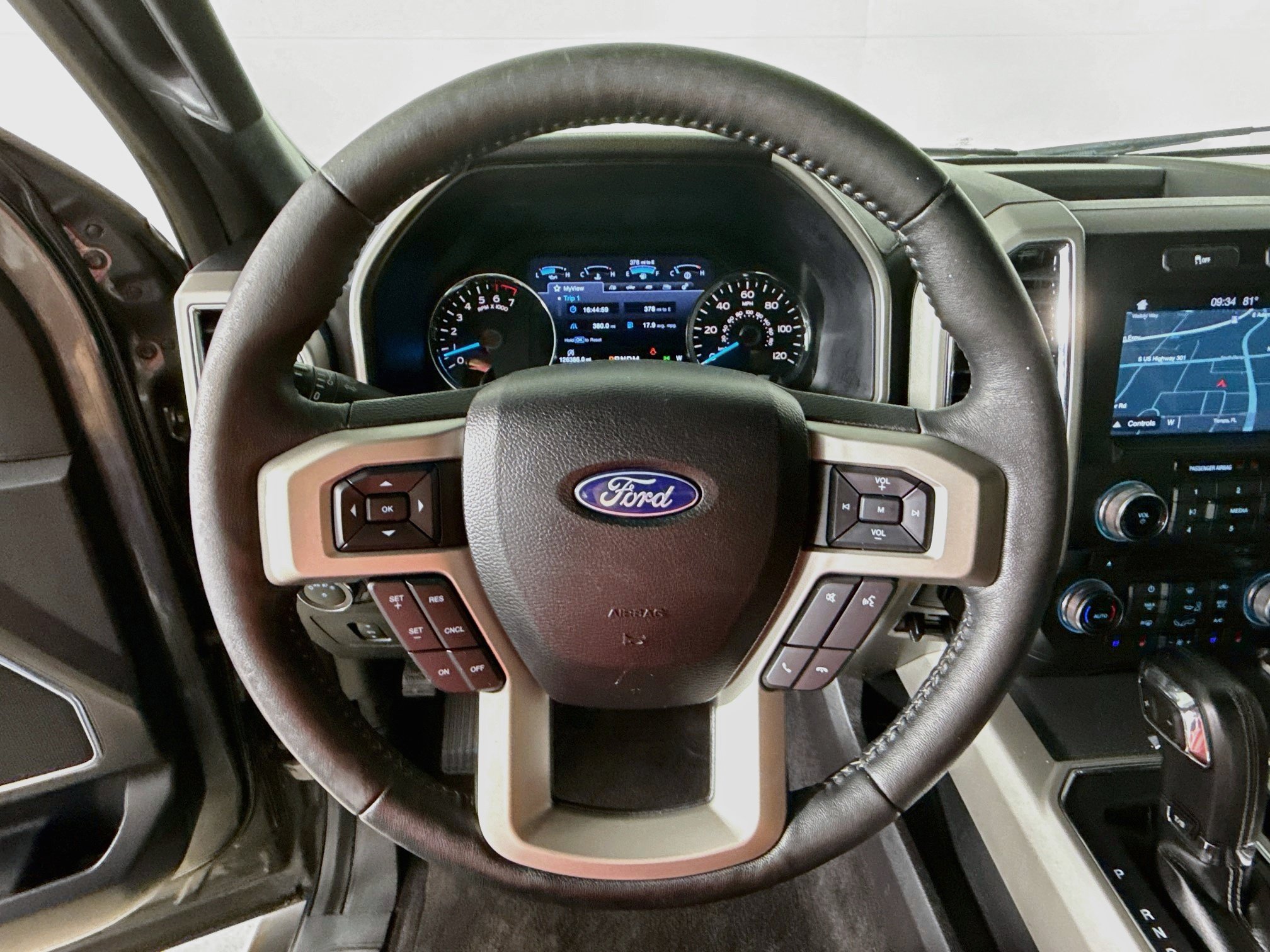 Used 2017 Ford F150 Lariat w/ Equipment Group 502A Luxury AWD/4WD image 11