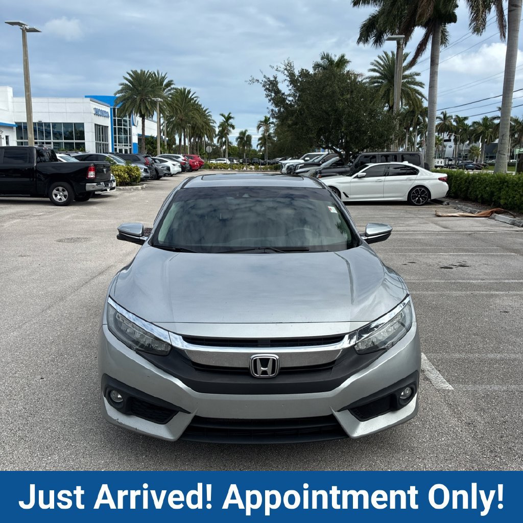 Used 2018 Honda Civic Touring image 2