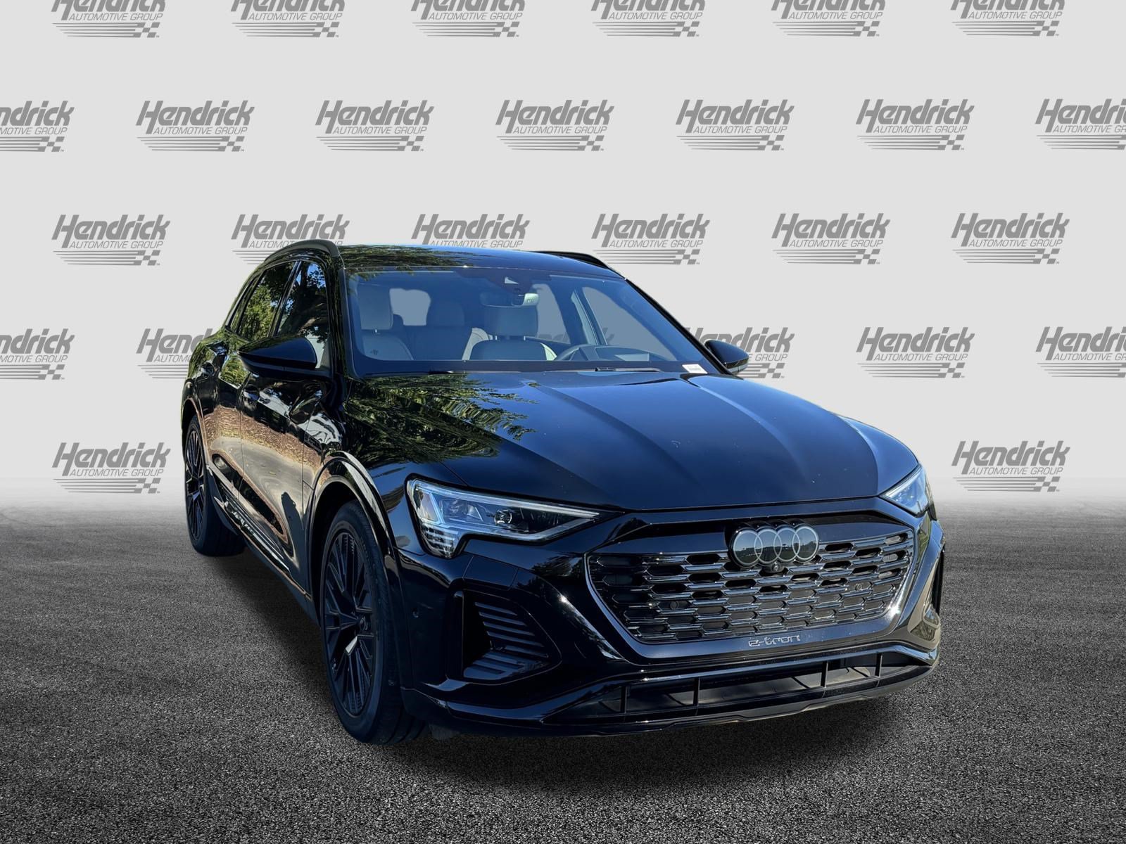 Used 2024 Audi Q8 e-tron Prestige w/ Prestige Package AWD/4WD image 2