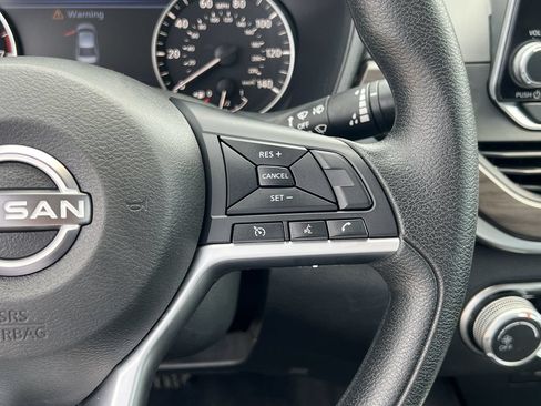 Certified 2024 Nissan Altima 2.5 SV FWD image 11