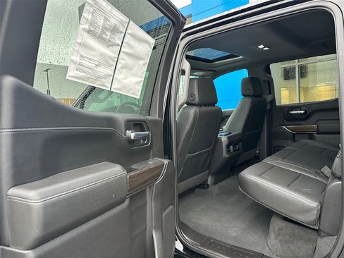 Used 2021 Chevrolet Silverado 1500 LT Trail Boss w/ Convenience Package II image 16