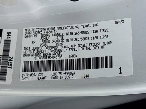 Used 2024 Toyota Tundra Capstone AWD/4WD image 31