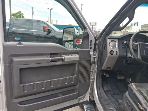 Used 2016 Ford F250 Lariat w/ Lariat Ultimate Package AWD/4WD image 11
