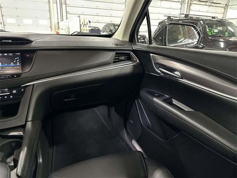 Used 2018 Cadillac XT5 Luxury w/ Driver Awareness Package image 34