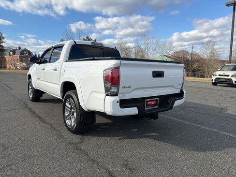 Used 2019 Toyota Tacoma Limited image 6