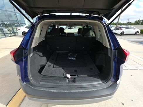 Used 2023 Nissan Rogue S AWD/4WD image 26