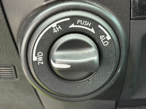 Used 2023 Nissan Titan PRO-4X w/ Pro-4x Convenience Package image 17