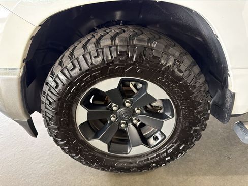 Used 2023 RAM 1500 Laramie AWD/4WD image 10