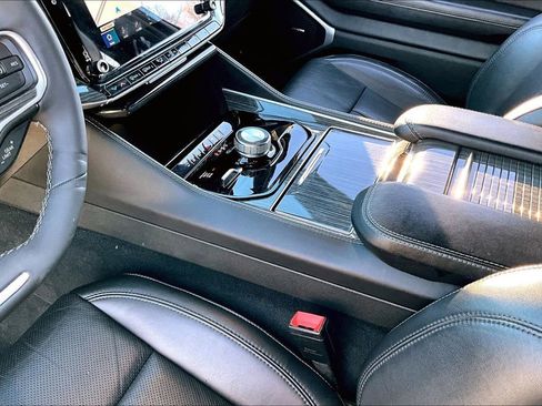 Used 2022 Jeep Wagoneer Series II image 13