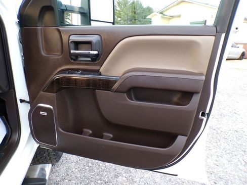 Used 2015 GMC Sierra 3500 Denali w/ Duramax Plus Package image 28