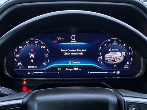 Used 2024 Chevrolet Suburban Premier image 31