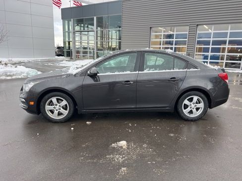 Used 2016 Chevrolet Cruze LT image 8