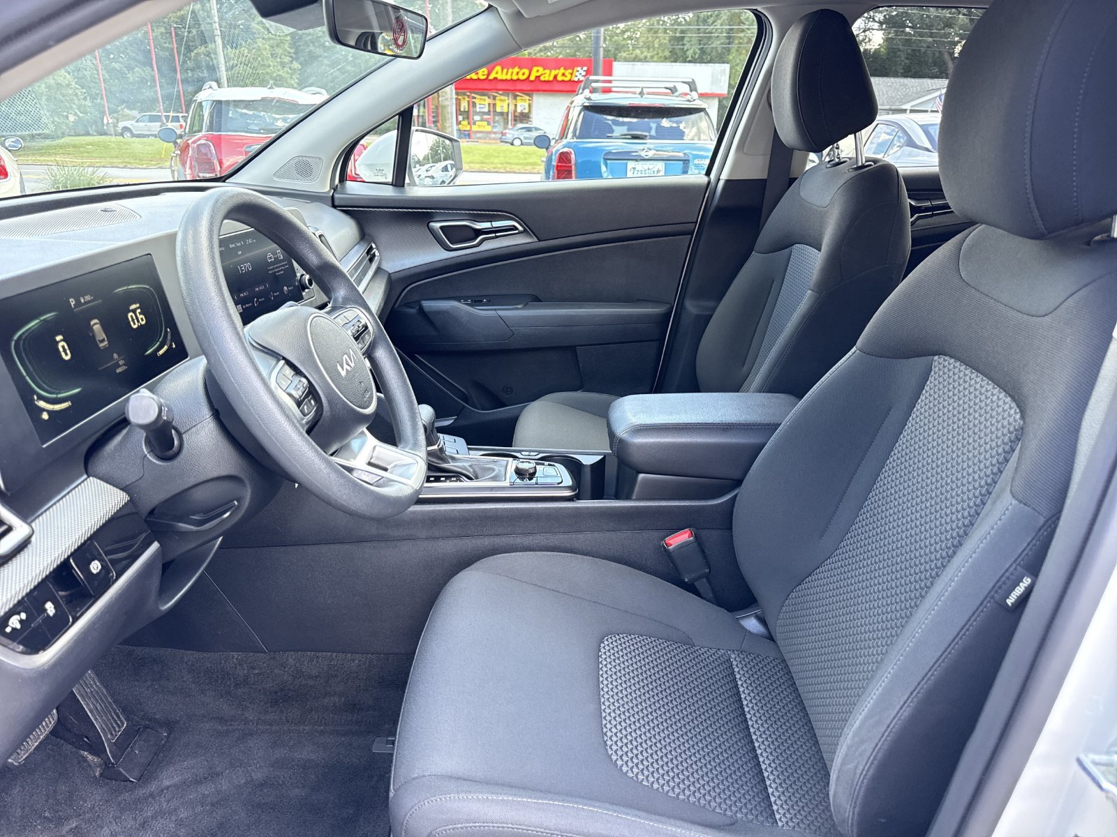 Used 2023 Kia Sportage LX FWD image 10