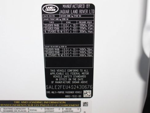 New 2025 Land Rover Defender 130 X-Dynamic SE image 30