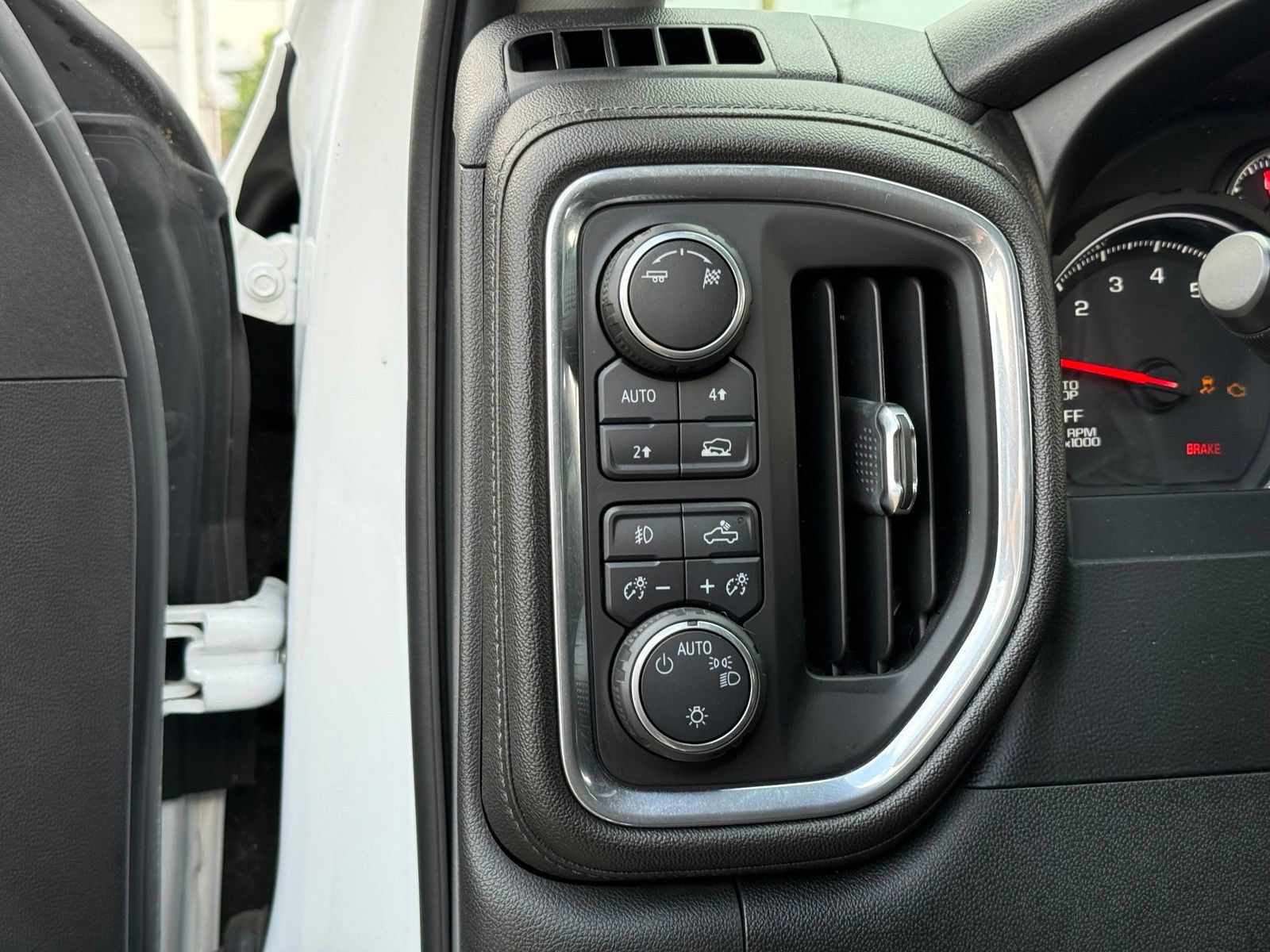 Used 2019 Chevrolet Silverado 1500 RST w/ All-Star Edition AWD/4WD image 18