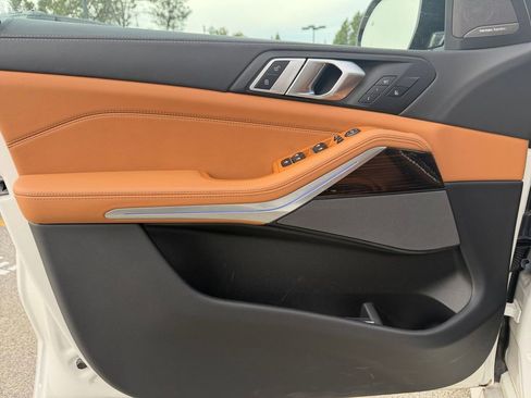 Used 2026 BMW X5 sDrive40i image 11