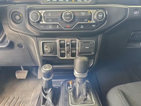 Used 2021 Jeep Wrangler Unlimited Sport AWD/4WD image 12