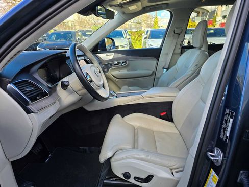 Used 2023 Volvo XC90 T8 Ultimate w/ Lounge Package image 20