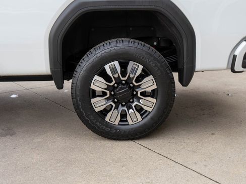 Used 2024 GMC Sierra 3500 Denali w/ Denali Reserve Package image 34