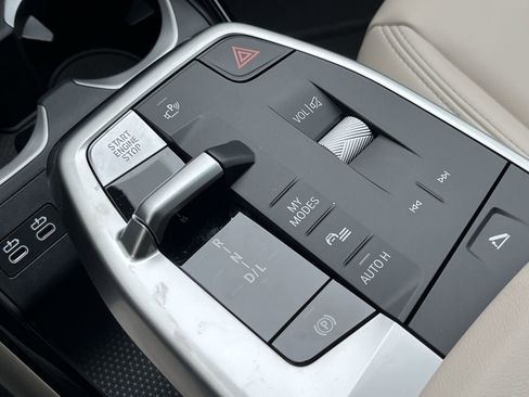 Used 2025 BMW X1 xDrive28i w/ Technology Package image 20