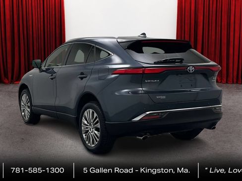 Certified 2021 Toyota Venza XLE w/ Softex Package AWD/4WD image 7