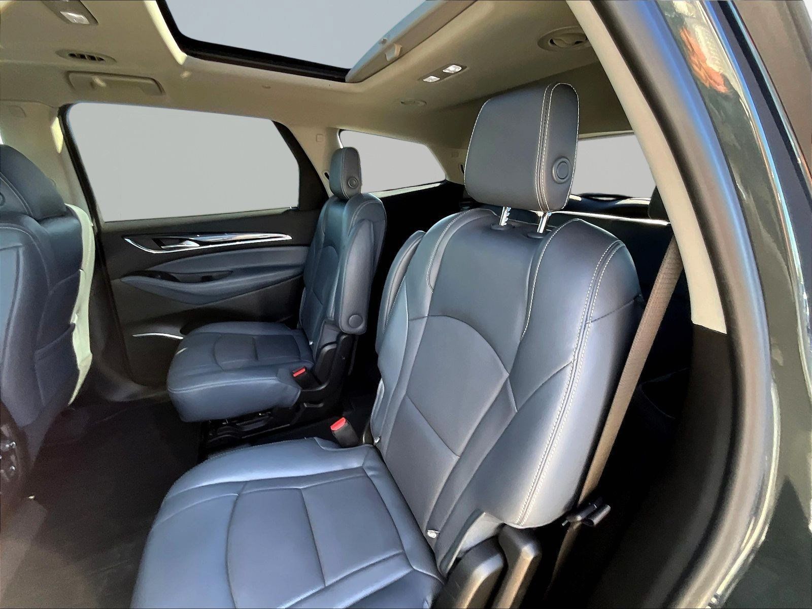 Used 2018 Buick Enclave Premium w/ Experience Buick Package FWD image 22