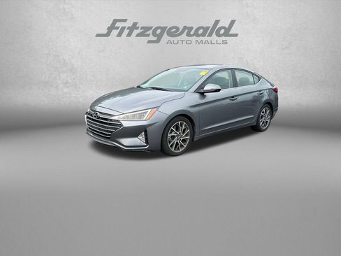 Used 2019 Hyundai Elantra Limited w/ Cargo Package FWD image 3