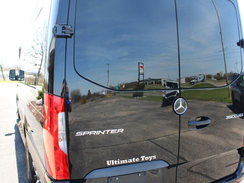 Used 2023 Mercedes-Benz Sprinter 3500 image 6