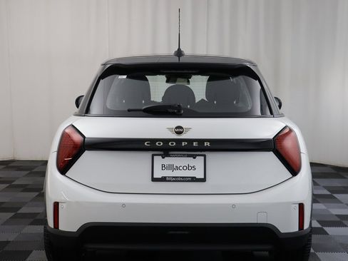 New 2026 MINI Cooper 4-Door Hardtop image 15