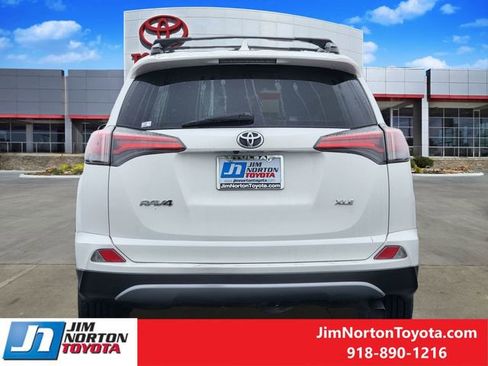 Used 2017 Toyota RAV4 XLE image 7