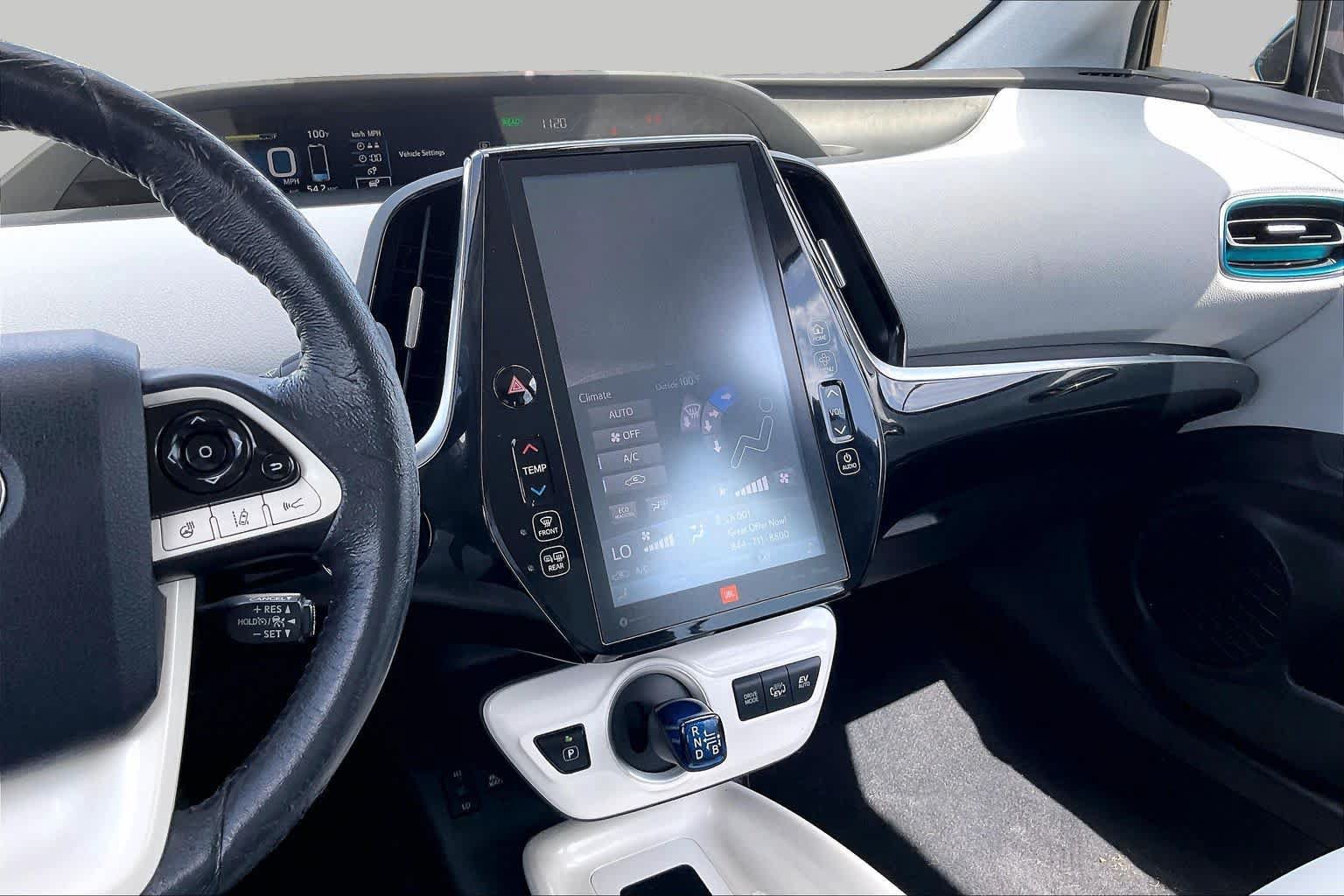 Used 2017 Toyota Prius Prime Advanced w/ Preferred Accessory Package FWD image 7