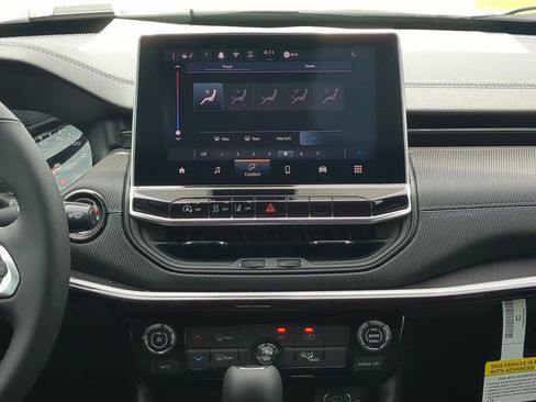 New 2026 Jeep Compass Latitude AWD/4WD image 16