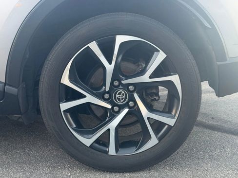 Used 2018 Toyota C-HR XLE image 12