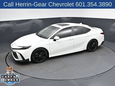 Used 2025 Toyota Camry SE w/ Multimedia Upgrade Package FWD image 31