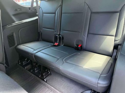 Used 2023 GMC Yukon XL Denali AWD/4WD image 17