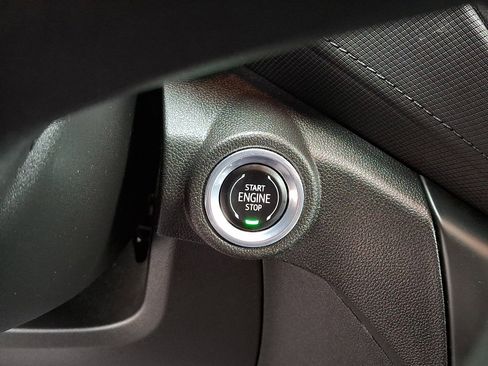 Used 2022 Chevrolet TrailBlazer LT w/ Convenience Package FWD image 24