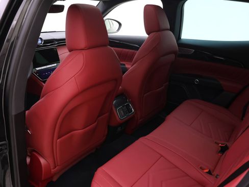 Used 2025 Maserati Grecale Folgore image 12